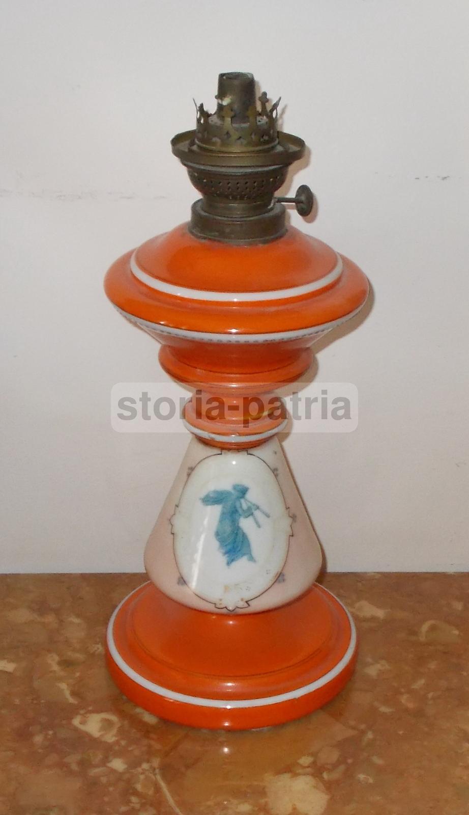 Antica Lampada, Decorativi Motivi Neoclassici, Allegoria Della Musica, A Petrolio immagine 7