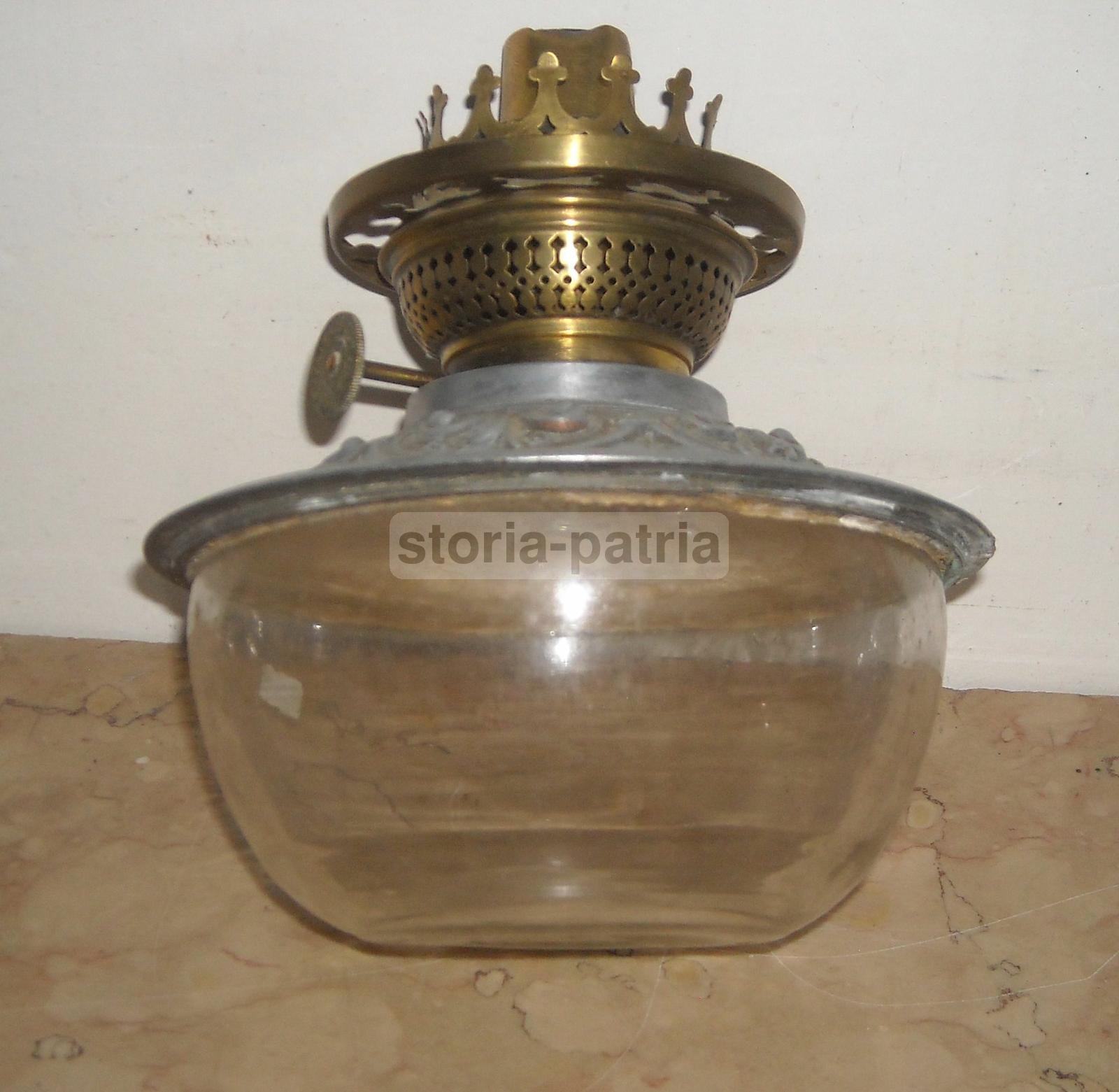 Antica Lampada, Vetro Con Artistica Copertura, Decori In Rilievo, Santini, Ferrara immagine 4