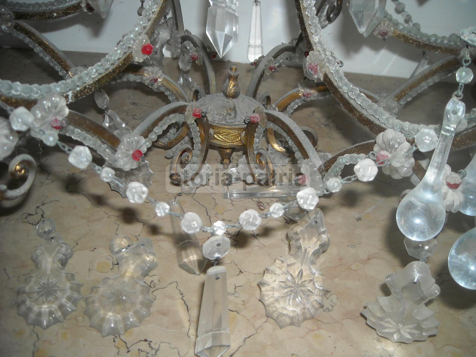 Bellissimo Grande Lampadario, Decorativo Ed Elegante, Antico, Utilissimo, d'Epoca immagine 3