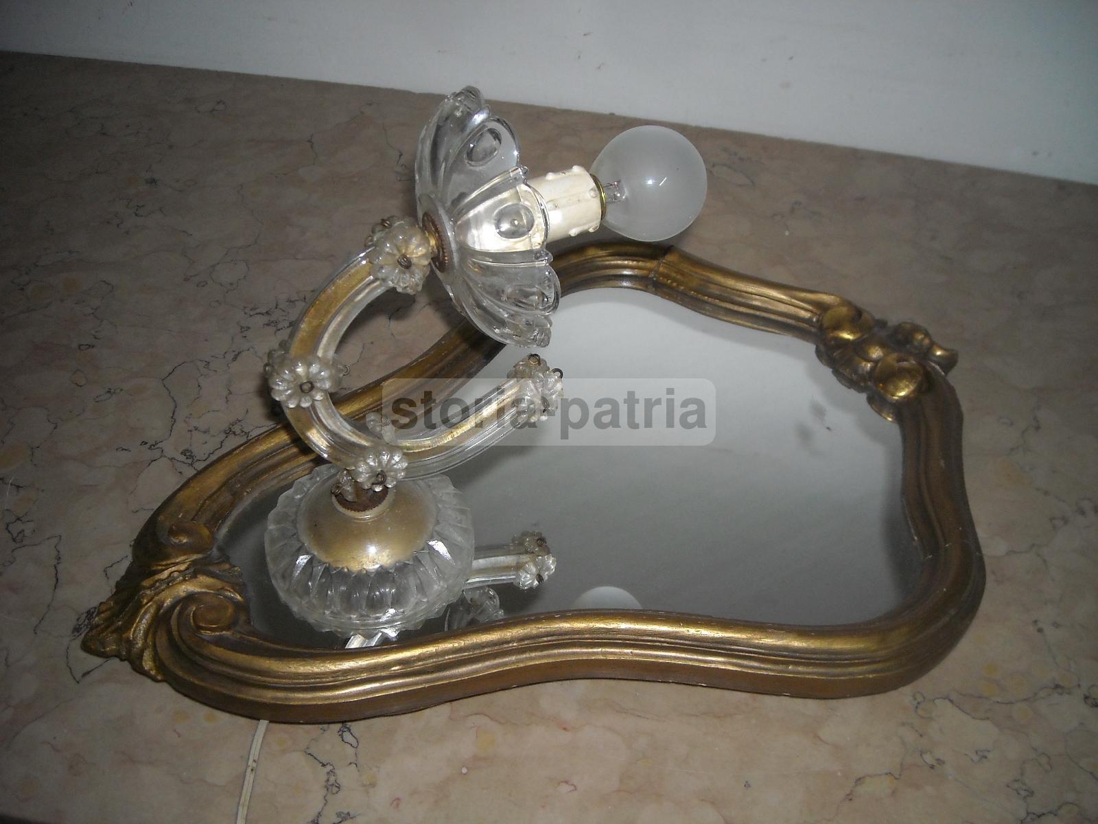 Decorativa Graziosa Specchiera, Con Lampada Applique, Vetro d'Epoca, Interessante immagine 1