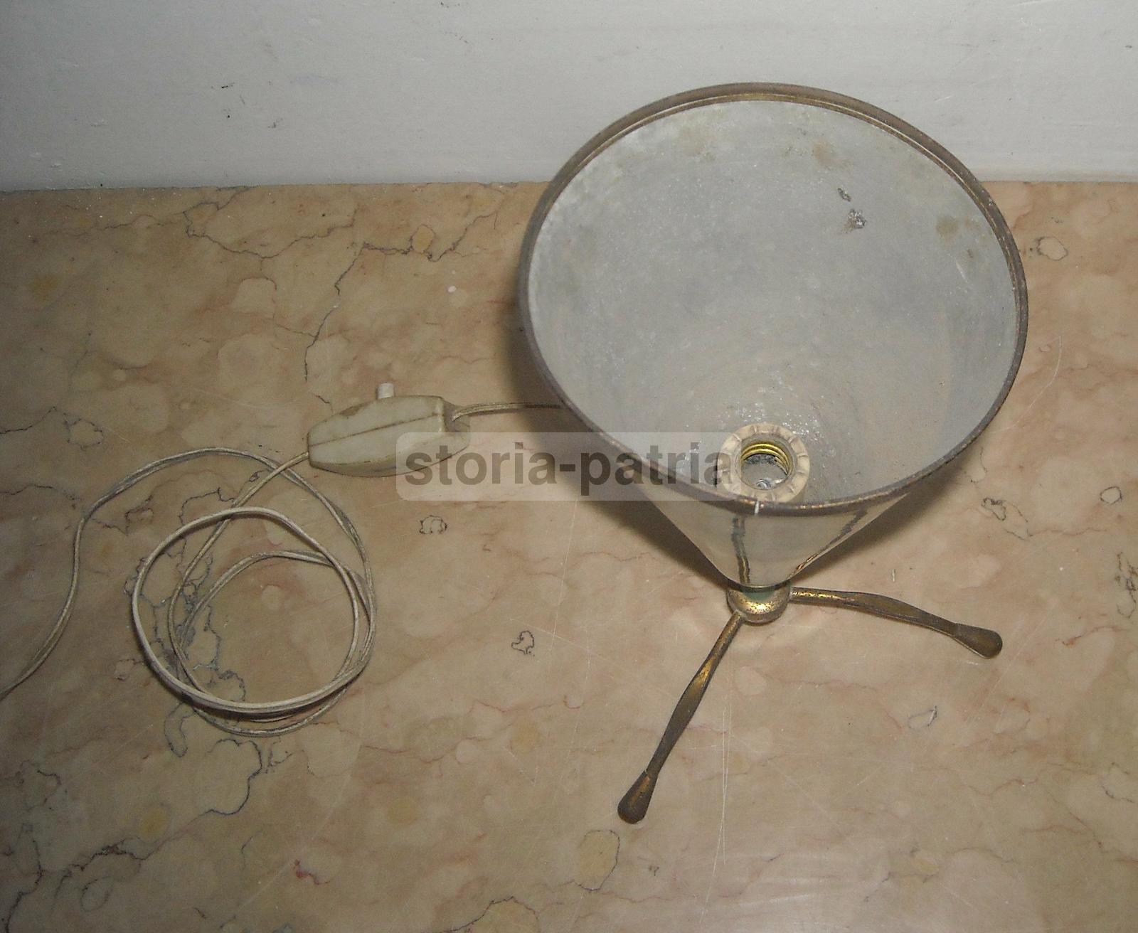 Modernariato, Design, Decorativa Lampada d'Epoca, Metallo Laccato, Inusuale Lumetto immagine 3