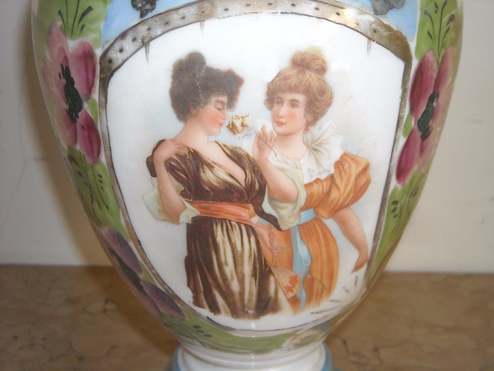 Vetri Antichi, Pregevole Soprammobile In Vetro Opaline, Decorato E Dipinto, Liberty immagine 3